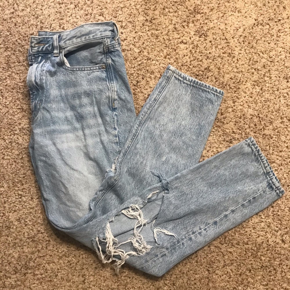 Acid Wash Ripped Mom Jeans - Picture 5 of 5